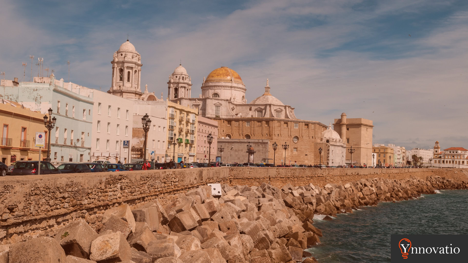 Agencia SEO en Cádiz. Vista desde la costa