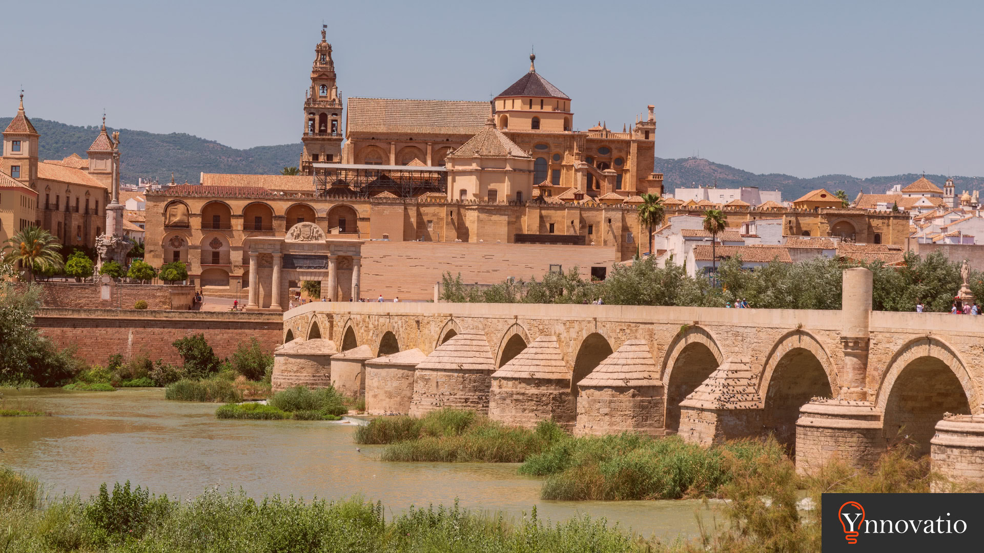 Agencia SEO en Córdoba. Vista desde el centro histórico