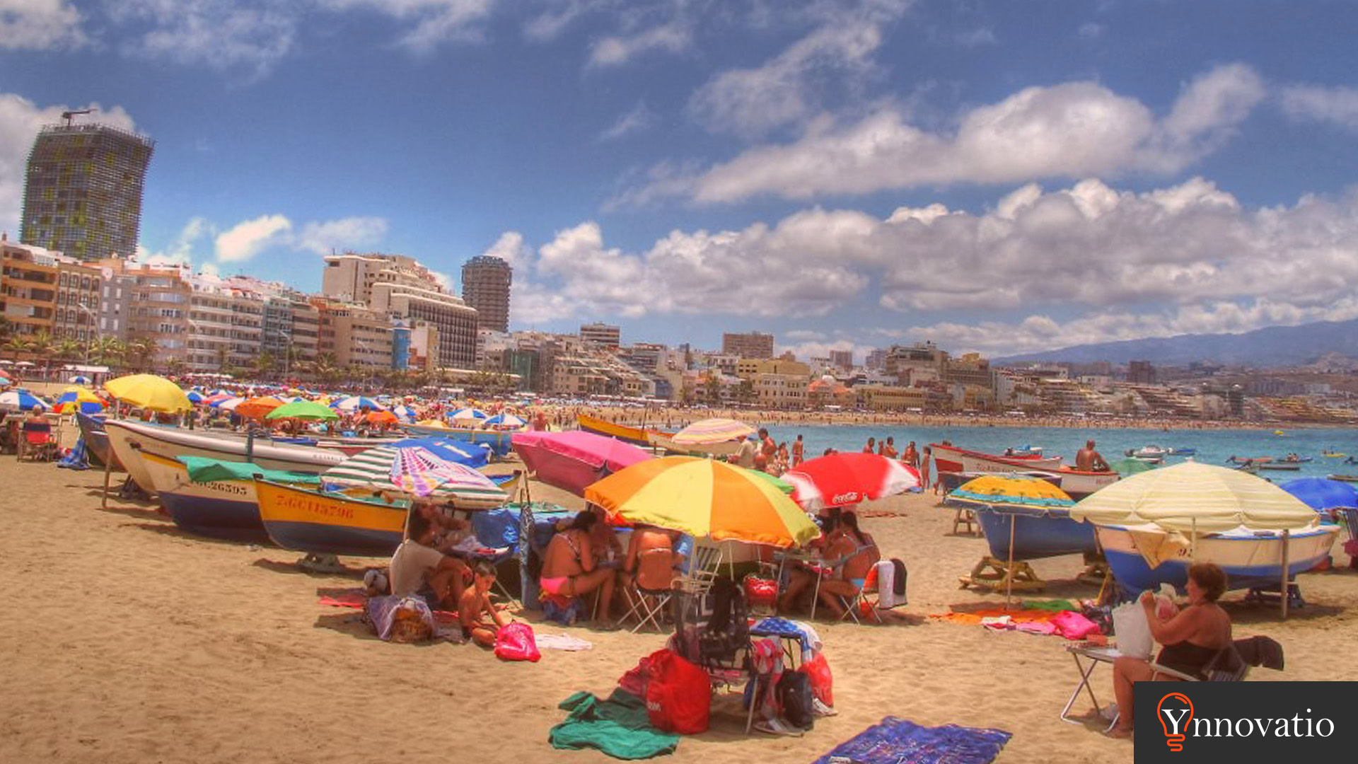 Agencia SEO en Las Palmas. Vista desde la playa de las canteras