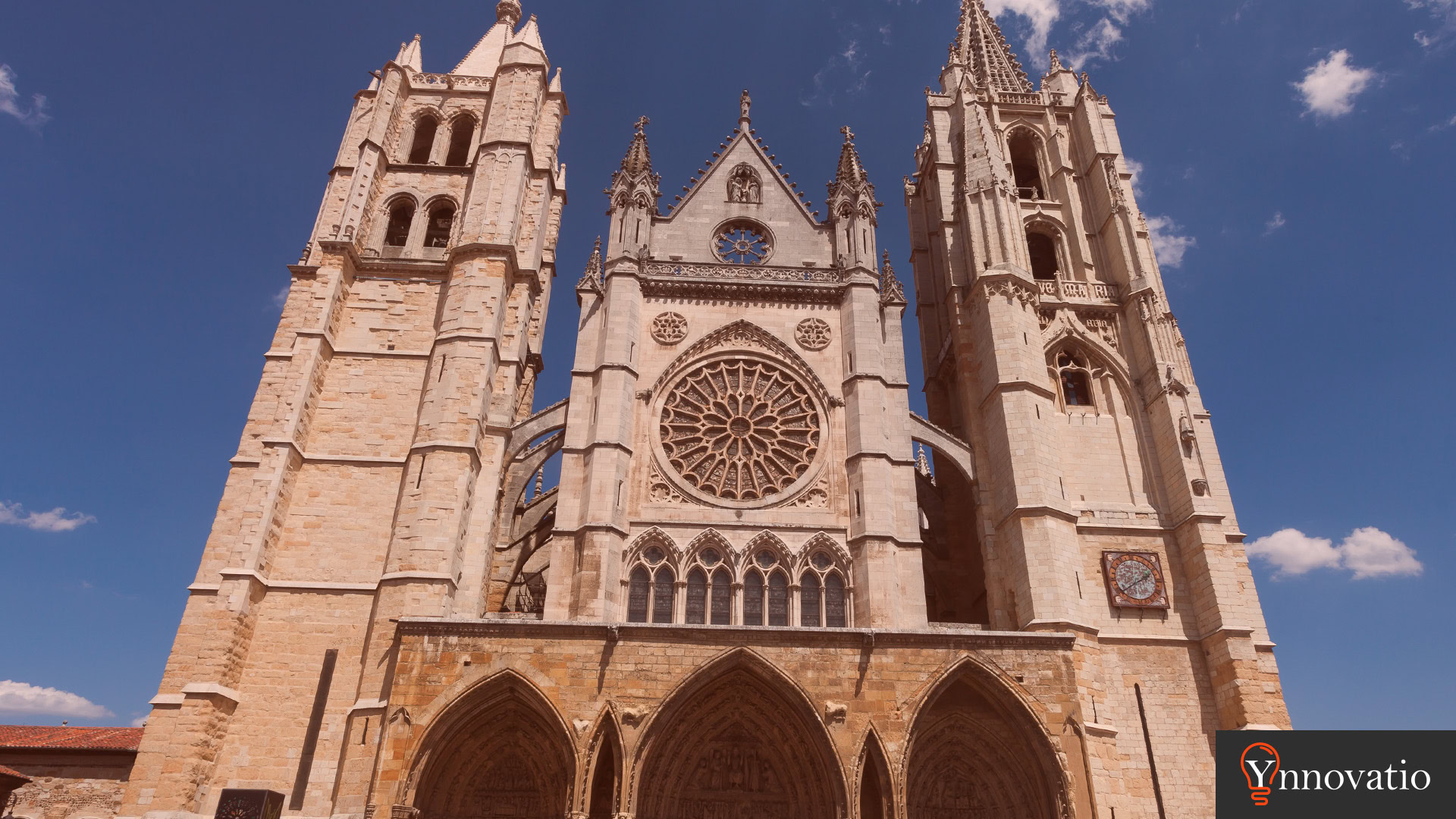 Agencia SEO en León. Vista desde la catedral